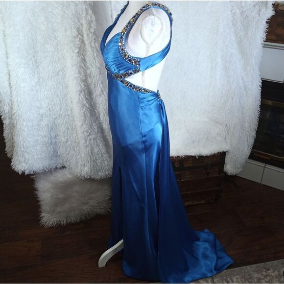 WORLDWIDE GOWN BLUE BEADED GOWN W/TRAIN EUC - Picture 5 of 9